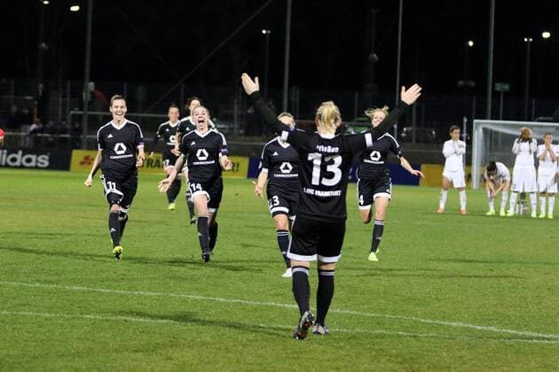 30.03.2016 Frankfurt, Relaxa Hotel Champions League-Spiel FFC Frankfurt gegen FC Rosengard (SWE) Elfmeterschiessen Marrith Priessen (Prießen) FFC Frankfurt verwandelt ihren Elfmeter und der Jubel ist gross