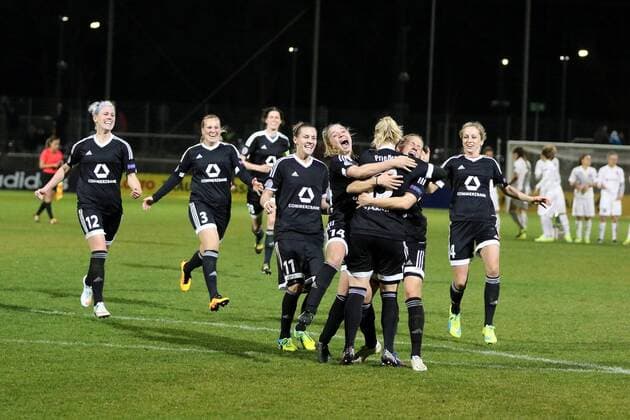 30.03.2016 Frankfurt, Relaxa Hotel Champions League-Spiel FFC Frankfurt gegen FC Rosengard (SWE) Elfmeterschiessen Marrith Priessen (Prießen) FFC Frankfurt verwandelt ihren Elfmeter und der Jubel ist gross
