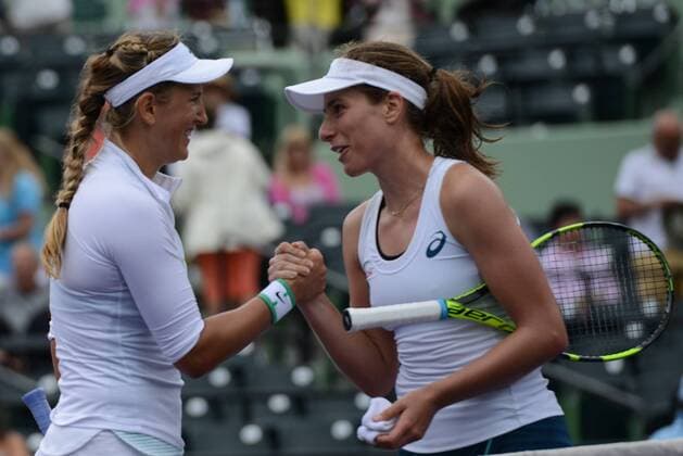 Tennis, WTA-Turnier in Miami March 30, 2016 - Miami, Florida, United States - VICTORIA AZARENKA and JOHANNA KONTA meet at the net after their match at the Miami Open Tennis 2016 - Miami Open - Day 10 - ZUMAl132