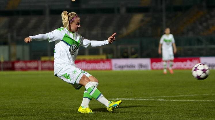 Fußball, UWCL, Brescia CF - VfL Wolfsburg; Julia Simic (Wolfsburg, 31) Freisteller, Einzelbild, Aktion, action. xtgx