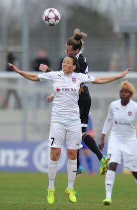 30.03.2016, xmhx, Fussball UEFA Women s Champions League, 1.FFC Frankfurt - FC Rosengard, emspor, v.l. Sara Birch Gunnarsdoottir (FC Rosengard), Simone Laudehr (1. FFC Frankfurt)