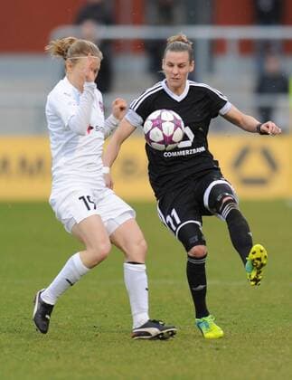 30.03.2016, xmhx, Fussball UEFA Women s Champions League, 1.FFC Frankfurt - FC Rosengard, emspor, v.l. Katrin Schmidt (FC Rosengard), Simone Laudehr (1. FFC Frankfurt)