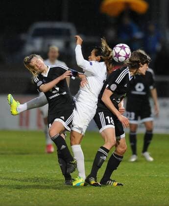 30.03.2016, xmhx, Fussball UEFA Women s Champions League, 1.FFC Frankfurt - FC Rosengard, emspor, v.l. Jackie Groenen (1. FFC Frankfurt), Marta Viera da Silva (FC Rosengard), Kerstin Garefrekes (1. FFC Frankfurt)
