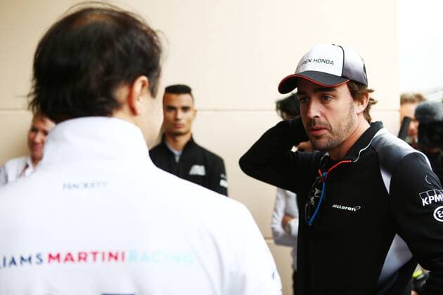 Bahrain Grand Prix, Sakhir 31 March - 03 April 2016 31.03.2016 - Felipe Massa (BRA) Williams FW38 and Fernando Alonso (ESP) McLaren Honda MP4-31 