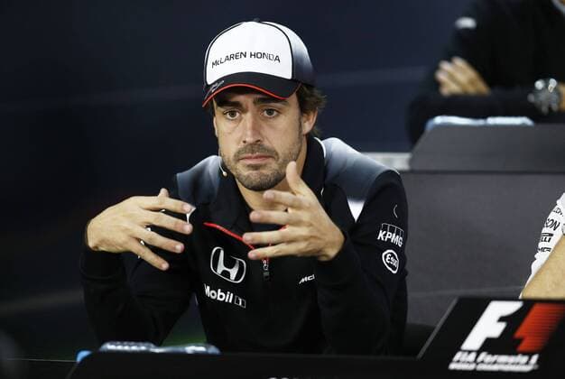 Motorsports: FIA Formula One World Championship WM Weltmeisterschaft 2016, Grand Prix of Bahrain, 14 Fernando Alonso (ESP, McLaren Honda Formula 1 Team), xHOCHxZWEIx