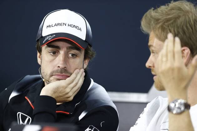 Motorsports: FIA Formula One World Championship WM Weltmeisterschaft 2016, Grand Prix of Bahrain, 14 Fernando Alonso (ESP, McLaren Honda Formula 1 Team), 6 Nico Rosberg (GER, Mercedes AMG Petronas Formula One Team), xHOCHxZWEIx