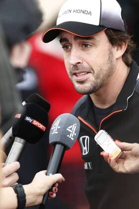 Motorsports: FIA Formula One World Championship WM Weltmeisterschaft 2016, Grand Prix of Bahrain, 14 Fernando Alonso (ESP, McLaren Honda Formula 1 Team), xHOCHxZWEIx