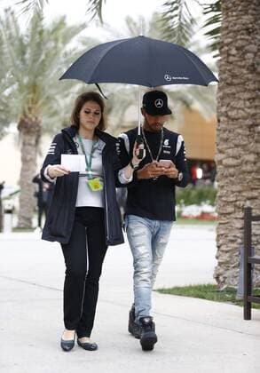 Motorsports: FIA Formula One World Championship WM Weltmeisterschaft 2016, Grand Prix of Bahrain, 44 Lewis Hamilton (GBR, Mercedes AMG Petronas Formula One Team), xHOCHxZWEIx