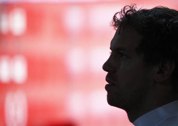 Motorsports: FIA Formula One World Championship WM Weltmeisterschaft 2016, Grand Prix of Bahrain, 5 Sebastian Vettel (GER, Scuderia Ferrari), xHOCHxZWEIx