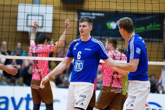 Herrsching Michal Finger ( 6, Friedrichshafen) und Alexey Nalobin ( 5, Friedrichshafen) nicht zufrieden; Volleyball Bundesliga Herren Play-Off Viertelfinale, Nikolaushalle, Herrsching Germany, 20160331; Partie TSV Herrsching vs VfB Friedrichshafen; Copyright: Wuechner Eibner-Pressefoto EP_NWR