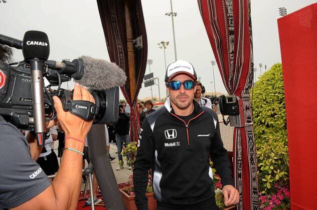 Fernando Alonso. Atmosphere before Bahrein F1 GP at Sakhir circuit. In this picture, Fernando Alonso. xRUBIOx  RV RACING PRESS