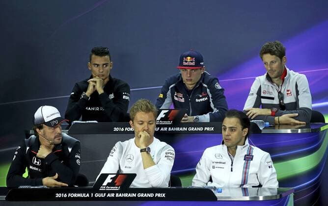 Pascal Wehrlein, Max Verstappen, Romain Grosjean, Felipe Massa, Nico Rosberg y Fernando Alonso en rueda de prensa. Atmosphere before Bahrein F1 GP at Sakhir circuit. In this picture, Pascal Wehrlein, Max Verstappen, Romain Grosjean, Felipe Massa, Nico Rosberg and Fernando Alonso at press conference PK Pressekonferenz xRUBIOx  RV RACING PRESS