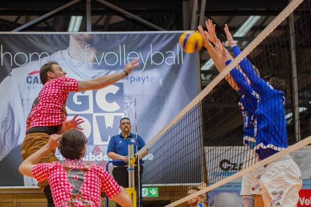 Angriff Roy FRIEDRICH ( 15, HER). Volleyball, TSV Herrsching (HER) - VfB Friedrichshafen (FN), Bundesliga, Saison 2015 2016, Playoff Viertelfinale, 2.Spiel, am 31.03.2016 in Herrsching N I K O L A U S H A L L E Deutschland. x20160331_114x