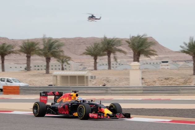FORMULA 1 - Bahrain GP SAKHIR,BAHRAIN,01.APR.16 - MOTORSPORTS, FORMULA 1 - FIA World Championship WM Weltmeisterschaft Grand Prix of Bahrain, Bahrain International Circuit, free practice. Image shows Daniel Ricciardo (AUS Red Bull Racing). GEPAxpictures xFritzxMueller