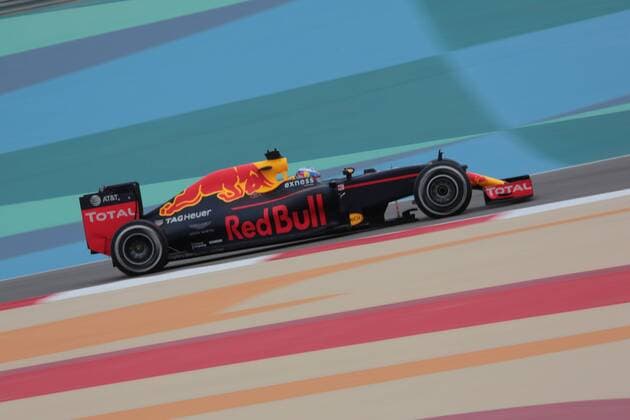 FORMULA 1 - Bahrain GP SAKHIR,BAHRAIN,01.APR.16 - MOTORSPORTS, FORMULA 1 - FIA World Championship WM Weltmeisterschaft Grand Prix of Bahrain, Bahrain International Circuit, free practice. Image shows Daniel Ricciardo (AUS Red Bull Racing). GEPAxpictures xFritzxMueller