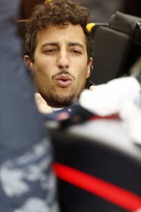 Motorsports: FIA Formula One World Championship WM Weltmeisterschaft 2016, Grand Prix of Bahrain, 3 Daniel Ricciardo (AUS, Red Bull Racing), xHOCHxZWEIx