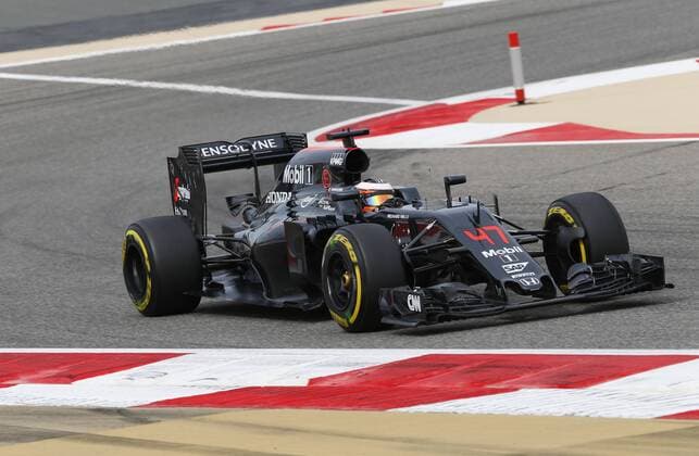 Motorsports: FIA Formula One World Championship WM Weltmeisterschaft 2016, Grand Prix of Bahrain, 47 Stoffel Vandoorne (BEL, McLaren Honda Formula 1 Team), xHOCHxZWEIx