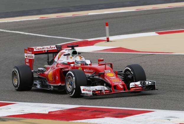 Motorsports: FIA Formula One World Championship WM Weltmeisterschaft 2016, Grand Prix of Bahrain, 5 Sebastian Vettel (GER, Scuderia Ferrari), xHOCHxZWEIx