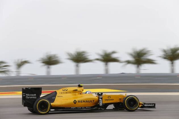 Motorsports: FIA Formula One World Championship WM Weltmeisterschaft 2016, Grand Prix of Bahrain, 30 Jolyon Palmer (GBR, Renault Formula 1 Team), xHOCHxZWEIx