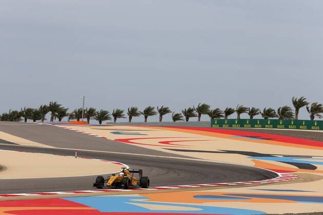 Bahrain Grand Prix, Sakhir 31 March - 03 April 2016 01.04.2016 - Free Practice 1, Kevin Magnussen (DEN) Renault F1 Team RS16 