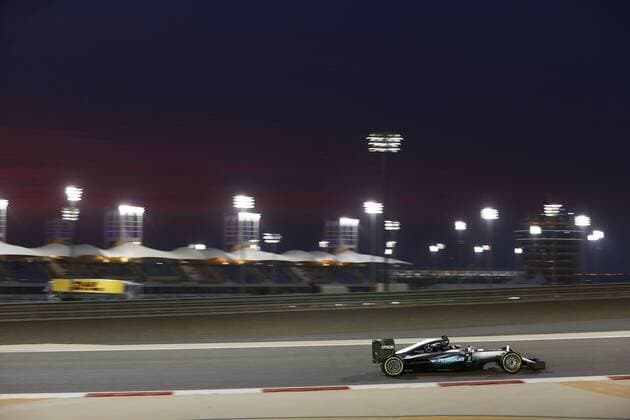 Motorsports: FIA Formula One World Championship WM Weltmeisterschaft 2016, Grand Prix of Bahrain, 44 Lewis Hamilton (GBR, Mercedes AMG Petronas Formula One Team), xHOCHxZWEIx