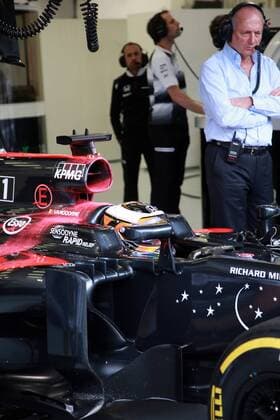 Bahrain Grand Prix, Sakhir 31 March - 03 April 2016 01.04.2016 - Free Practice 1, Stoffel Vandoorne (BEL) McLaren Test and Reserve Driver and Ron Dennis (GBR) McLaren Executive Chairman 