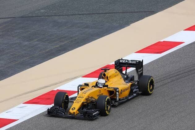 Bahrain Grand Prix, Sakhir 31 March - 03 April 2016 01.04.2016 - Free Practice 1, Kevin Magnussen (DEN) Renault F1 Team RS16 