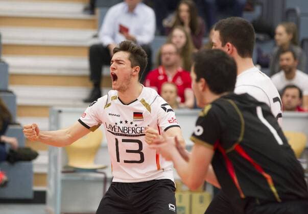 Volleyball Hessen - U20 EM-Qualifikation Männer 01.04.2016 Ungarn (rot) - Deutschland (ws) v.l. Stefan Thiel (Germany 13) Ungarn - Deutschland