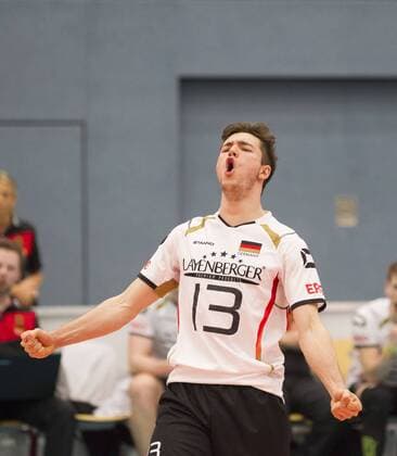 Volleyball Hessen - U20 EM-Qualifikation Männer 01.04.2016 Ungarn (rot) - Deutschland (ws) v.l. Stefan Thiel (Germany 13) Ungarn - Deutschland