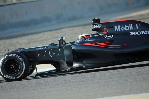 Belgian rider Stoffel Vandoorne of McLaren-Honda warms up before the qualifications ahead of the Formula 1 Bahrain Grand Prix race in Sakhir, Bahrain, Saturday 02 April 2016. GEORGESxDExCOSTER  x04824495x