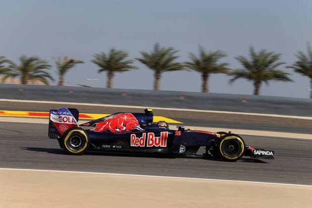 Formel 1, GP Bahrain Bahrain Grand Prix, Sakhir 31 March - 03 April 2016 02.04.2016 - Free Practice 3, Carlos Sainz Jr (ESP) Scuderia Toro Rosso STR11 