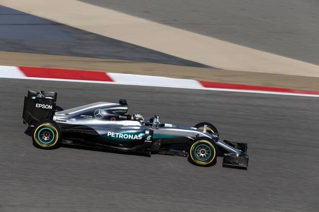 Formel 1, GP Bahrain Bahrain Grand Prix, Sakhir 31 March - 03 April 2016 02.04.2016 - Free Practice 3, Lewis Hamilton (GBR) Mercedes AMG F1 W07 Hybrid 