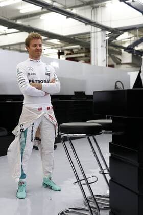 Formel 1, GP Bahrain Motorsports: FIA Formula One World Championship WM Weltmeisterschaft 2016, Grand Prix of Bahrain, 6 Nico Rosberg (GER, Mercedes AMG Petronas Formula One Team), xHOCHxZWEIx