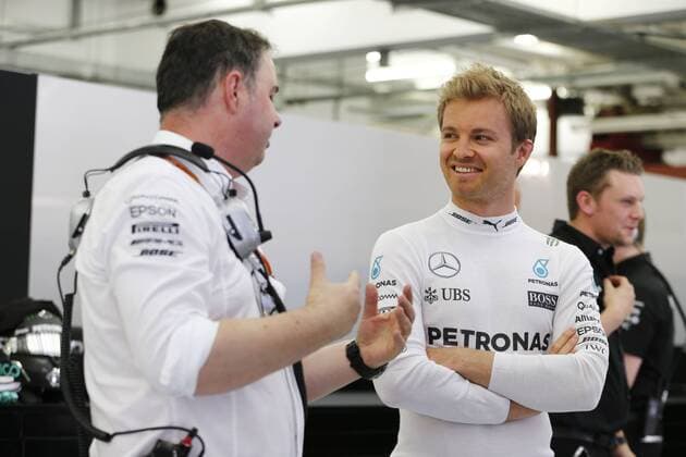 Formel 1, GP Bahrain Motorsports: FIA Formula One World Championship WM Weltmeisterschaft 2016, Grand Prix of Bahrain, Ron Meadows (GBR, Mercedes AMG Petronas Formula One Team), 6 Nico Rosberg (GER, Mercedes AMG Petronas Formula One Team), xHOCHxZWEIx