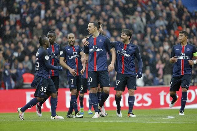 Zlatan Ibrahimovic (psg) inscrit le second but pour les parisiens sur coup franc, Maxwell Scherrer Cabelino Andrade (psg), Lucas Rodrigues Moura da Silva (psg), Hervin Ongenda (psg), Blaise Matuidi (psg), Marquinhos (psg) Marcos Aoas Correa, Thiago Emiliano da Silva (psg) FOOTBALL : Paris st Germain vs OGC Nice - Ligue 1 - 02 04 2016 StephaneAllaman Panoramic 