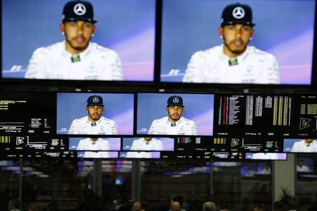 Motorsports: FIA Formula One World Championship WM Weltmeisterschaft 2016, Grand Prix of Bahrain, 44 Lewis Hamilton (GBR, Mercedes AMG Petronas Formula One Team), xHOCHxZWEIx