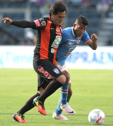 Fussball Mexiko - April 2, 2016 - Mexico - D02041606.JPG.CIUDAD DE MEXICO SportsDeportes-Soccer.- La Maquina Celeste del Cruz Azul ante los Tuzos del Pachuca, el sabado 2 de abril de 2016, en el Estadio Azul, juego de la jornada 12 del Torneo Clausura 2016 de la Liga MX.  - ZUMAu78_