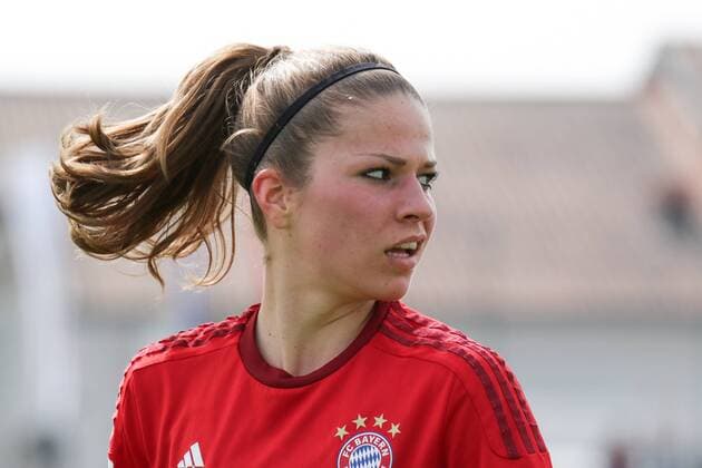 Melanie Leupolz (FCB, 8), Fussball, DFB-Pokal der Frauen, SC Sand - FC Bayern München, xozx