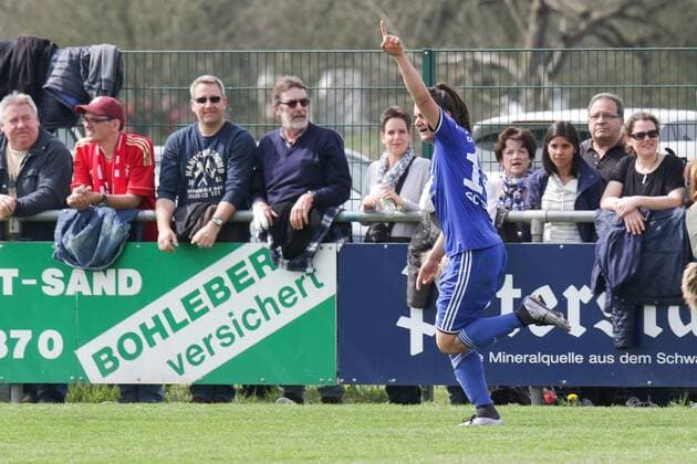 Jovana Damnjanovic (Sand, 14) jubelt über ihr Tor zum 1:1, Jubel, Torjubel, Torerfolg, celebrate the goal, goal, celebration, Jubel ueber das Tor, optimistisch, Action, Aktion, Freisteller, Einzelbild, Aktion, Action, Fussball, DFB-Pokal der Frauen, SC Sand - FC Bayern München, xozx