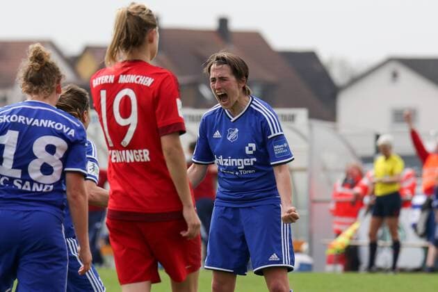 Anne Van Bonn (Sand, 7) jubelt über ihr Tor zum 2:1, Jubel, Torjubel, Torerfolg, celebrate the goal, goal, celebration, Jubel ueber das Tor, optimistisch, Action, Aktion, Fussball, DFB-Pokal der Frauen, SC Sand - FC Bayern München, xozx
