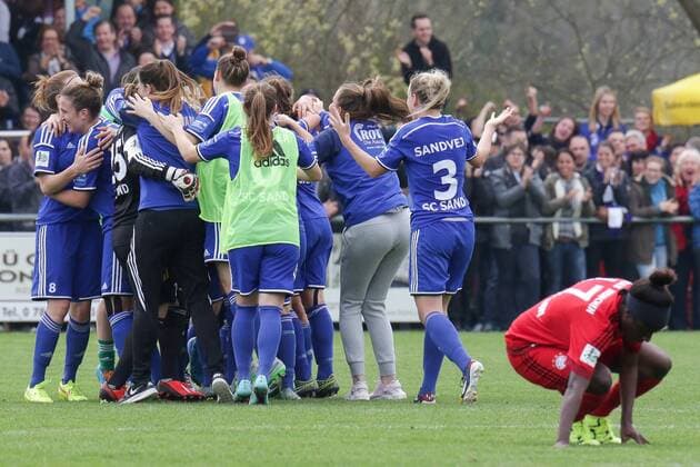 Spielerinnen des SC Sand jubeln über den Einzug ins Finale, Jubel, Sieger, Gewinner, Fussball, DFB-Pokal der Frauen, SC Sand - FC Bayern München, xozx
