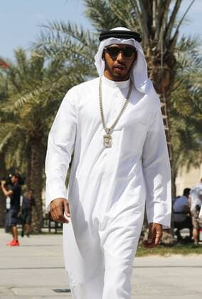 Motorsports: FIA Formula One World Championship WM Weltmeisterschaft 2016, Grand Prix of Bahrain, 44 Lewis Hamilton (GBR, Mercedes AMG Petronas Formula One Team), xHOCHxZWEIx