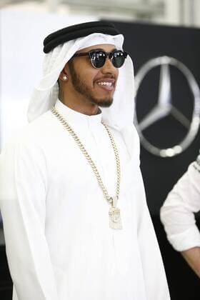 Motorsports: FIA Formula One World Championship WM Weltmeisterschaft 2016, Grand Prix of Bahrain, 44 Lewis Hamilton (GBR, Mercedes AMG Petronas Formula One Team), xHOCHxZWEIx
