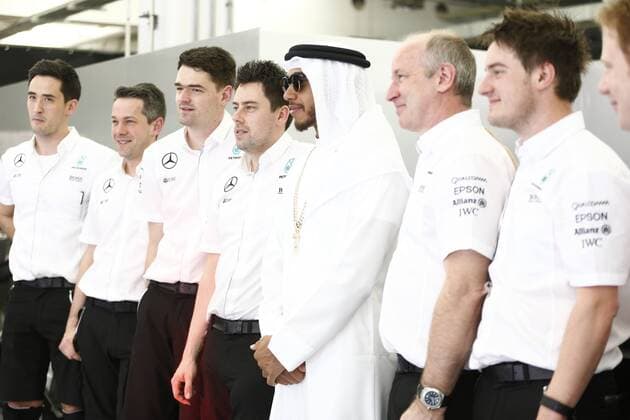 Motorsports: FIA Formula One World Championship WM Weltmeisterschaft 2016, Grand Prix of Bahrain, 44 Lewis Hamilton (GBR, Mercedes AMG Petronas Formula One Team), xHOCHxZWEIx