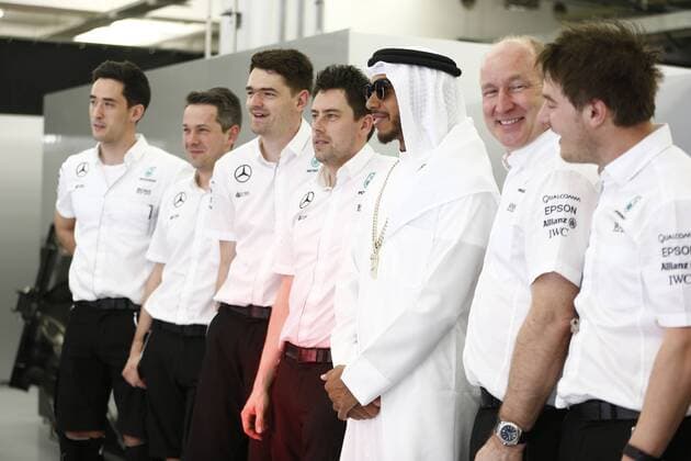 Motorsports: FIA Formula One World Championship WM Weltmeisterschaft 2016, Grand Prix of Bahrain, 44 Lewis Hamilton (GBR, Mercedes AMG Petronas Formula One Team), xHOCHxZWEIx