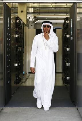 Motorsports: FIA Formula One World Championship WM Weltmeisterschaft 2016, Grand Prix of Bahrain, 44 Lewis Hamilton (GBR, Mercedes AMG Petronas Formula One Team), xHOCHxZWEIx