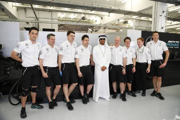 Motorsports: FIA Formula One World Championship WM Weltmeisterschaft 2016, Grand Prix of Bahrain, 44 Lewis Hamilton (GBR, Mercedes AMG Petronas Formula One Team), xHOCHxZWEIx