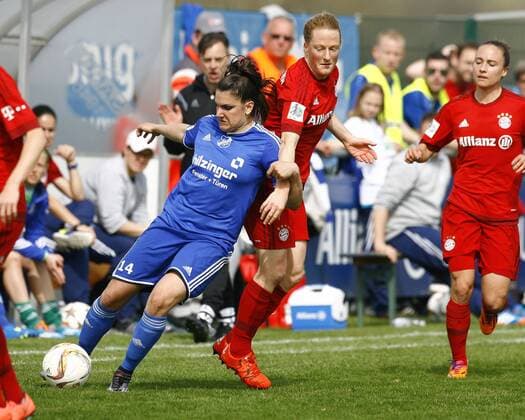 SC Sand - FC Bayern München Jovana DAMNJANOVIC, SC Sand - Melanie BEHRINGER, FCB, Aktion quer, Fußball, Frauen, DFB-Pokal, Halbfinale, Saison 2015 2016