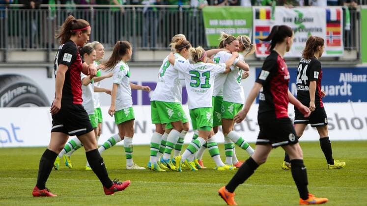 Fußball, DFB-Pokal Frauen, VfL Wolfsburg - SC Freiburg; Alexandra Popp (Alex Popp, Wolfsburg, 11) Jubel, Torjubel, Freude, Emotion, Torerfolg, Aktion, action, goal, goal celebration, celebrates. xtgx