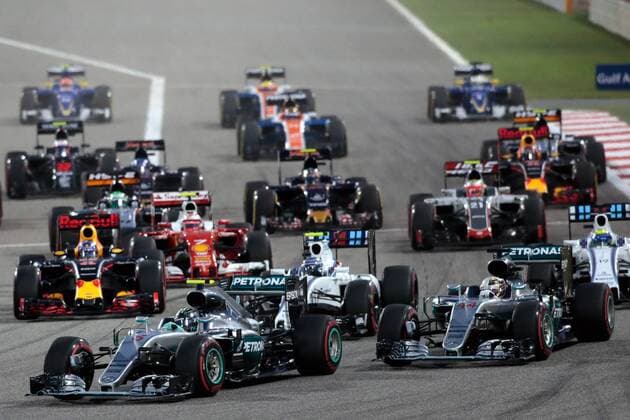 FORMULA 1 - Bahrain GP SAKHIR,BAHRAIN,03.APR.16 - MOTORSPORTS, FORMULA 1 - FIA World Championship WM Weltmeisterschaft Grand Prix of Bahrain, Bahrain International Circuit. Image shows Nico Rosberg (GER Mercedes GP) and Lewis Hamilton (GBR Mercedes GP) at the start. GEPAxpictures xFritzxMueller